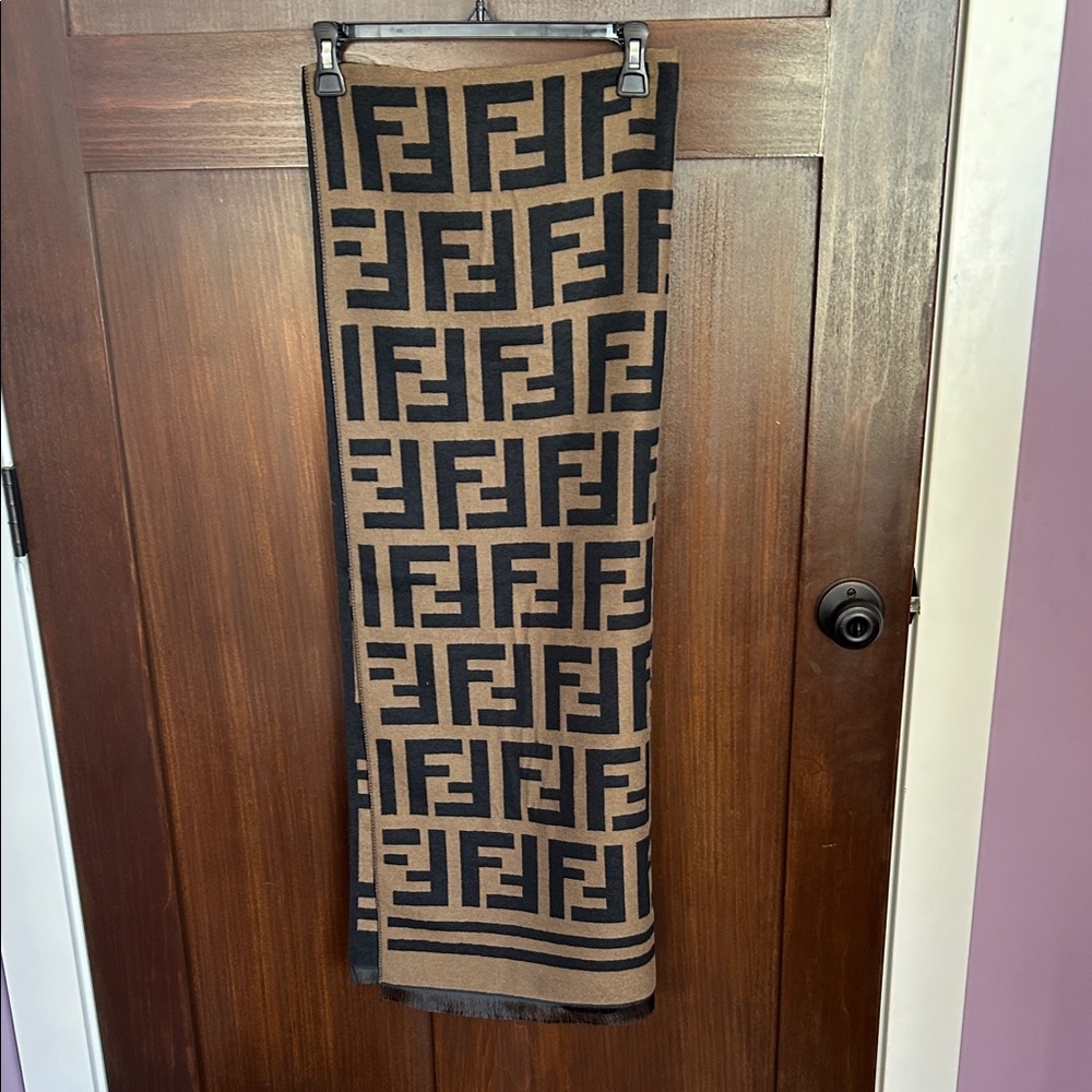 Black and Tan Bath scarf/wrap - Picture 2 of 3